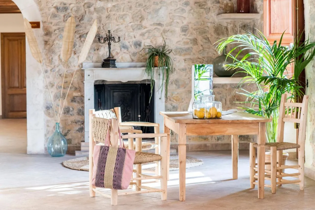 Curolla Petit Hotel Maria De La Salut