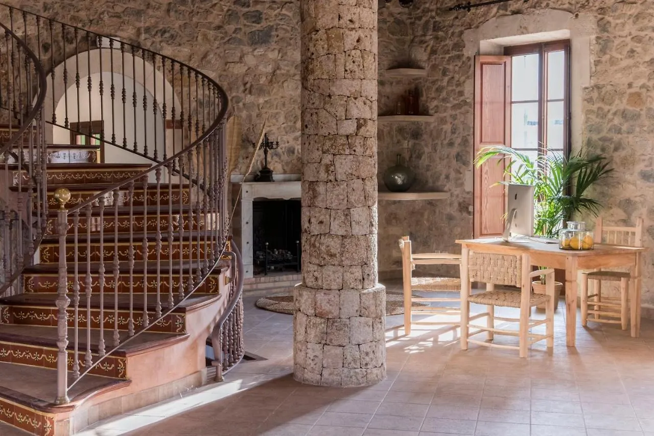 Curolla Petit Hotel Maria De La Salut